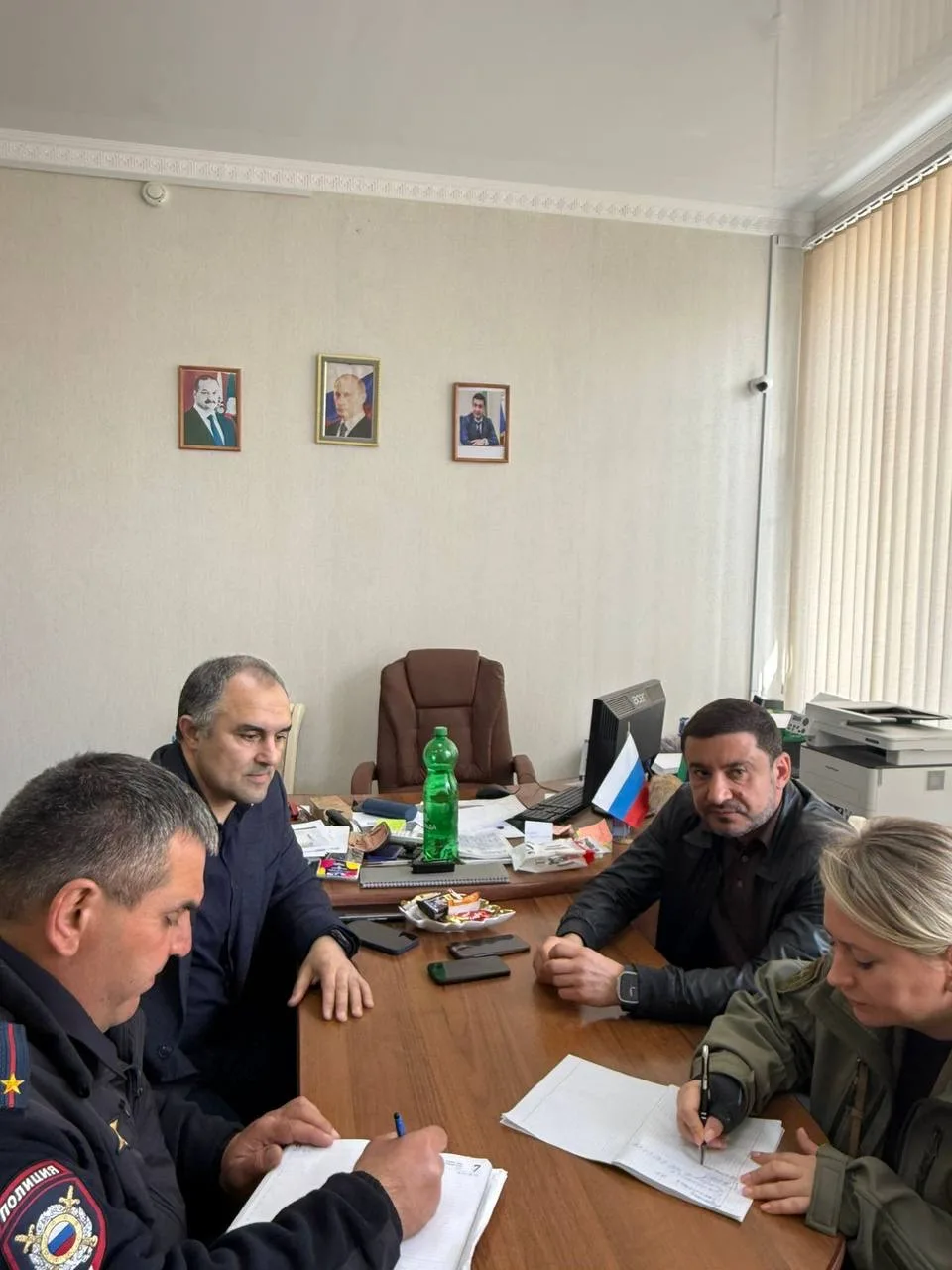 Юрий Гамзатов посетил Мамедкалу: МФЦ помогает пострадавшим